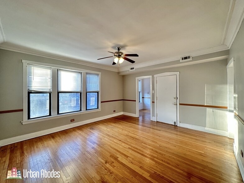 Building Photo - 4609 N Western Ave