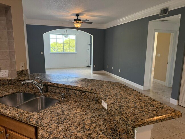 Building Photo - 9905 Baywinds Blvd