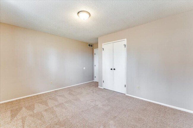 Building Photo - 309 Willow