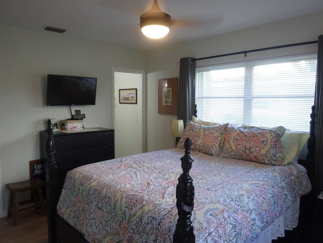 Building Photo - 2864 Crosley Dr E