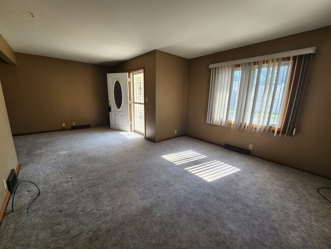 Building Photo - 506 Kimball Ave