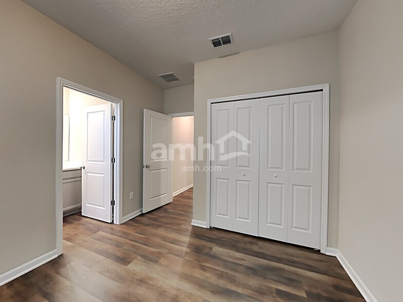 Building Photo - 101 Hemlock Pt