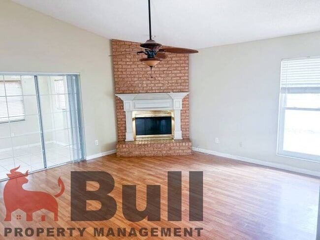 Building Photo - 1066 Las Cruces Dr