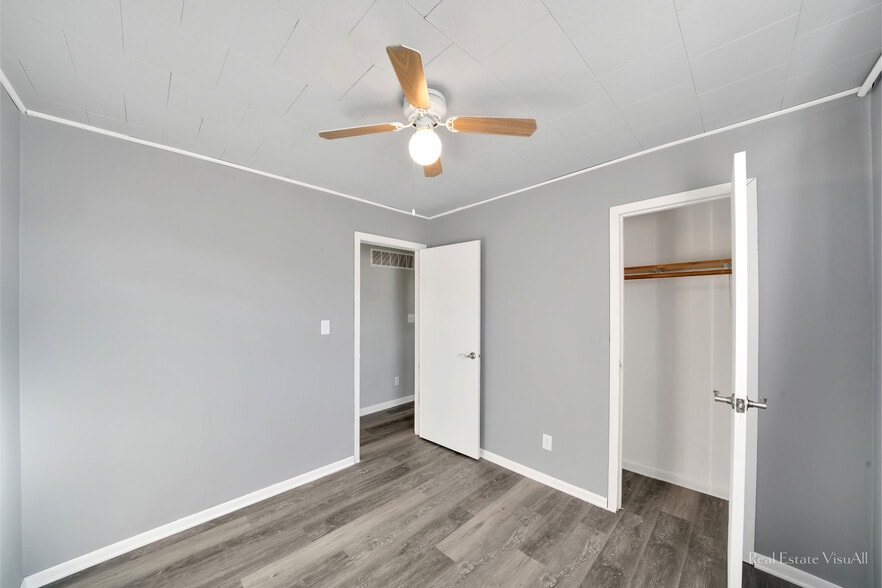 Building Photo - 303 S East St