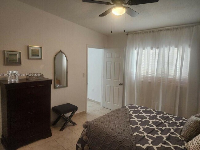 Building Photo - 3221 SW 93rd Pl