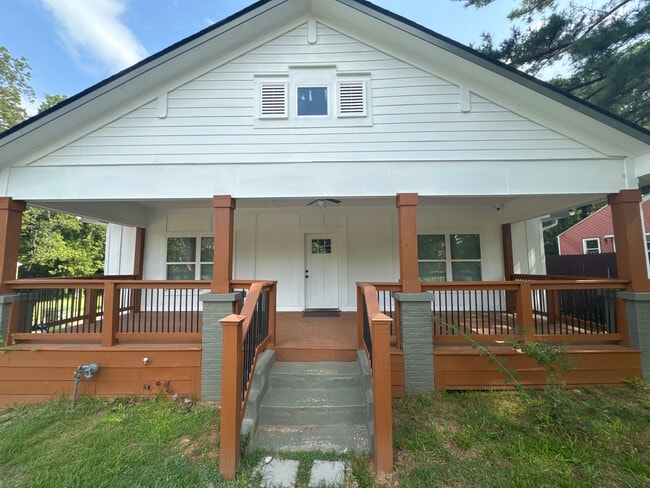 Building Photo - 1689 Campbellton Rd SW