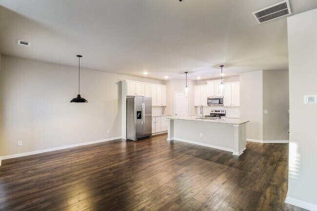 Building Photo - 1196 Spring Marsh Ct NE