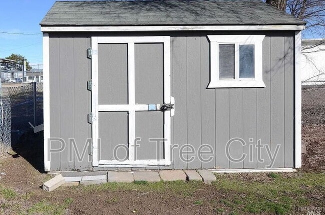 Building Photo - 223 N Venice St