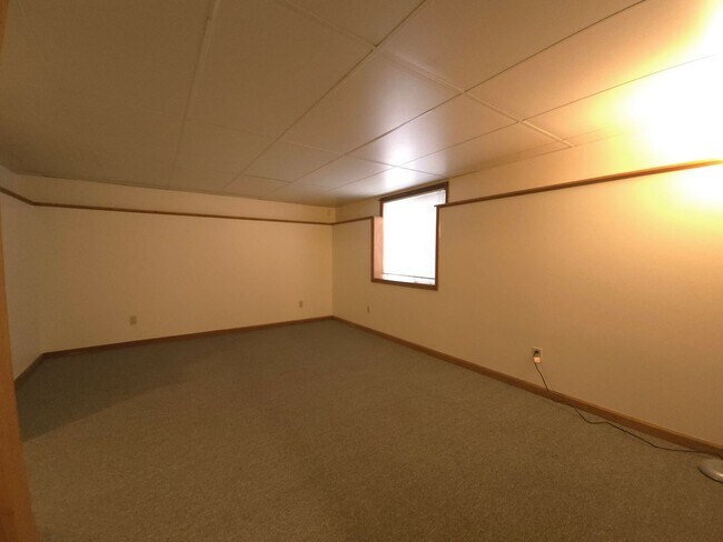 Building Photo - Spacious Tri-Level Home in Lafayette