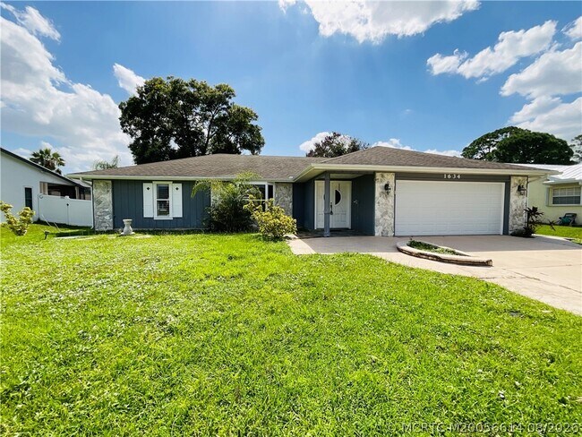 Building Photo - 1634 SW Gemini Ln