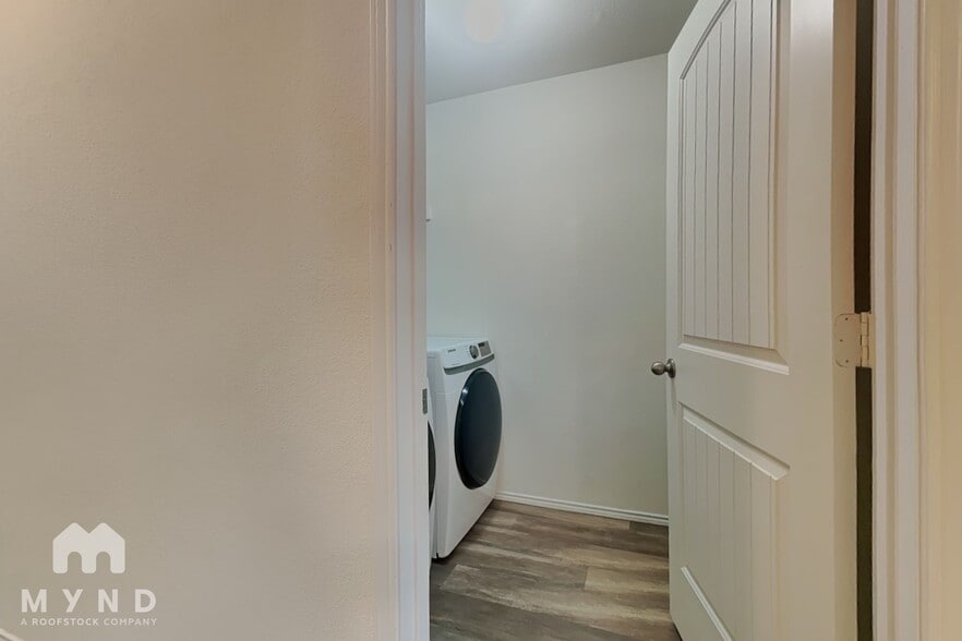 Building Photo - 9100 Zubia Ln
