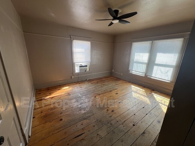 Building Photo - 123 Walter St NE