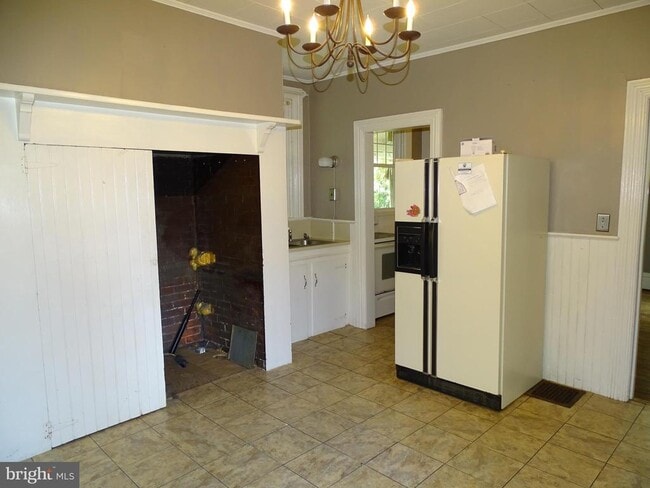 Building Photo - 108 Commerce St