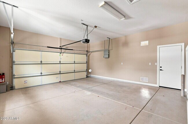 Building Photo - 22114 N San Ramon Dr