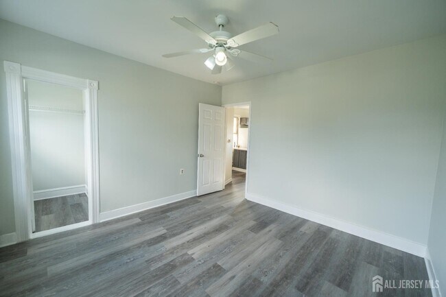 Building Photo - 337 Convery Blvd