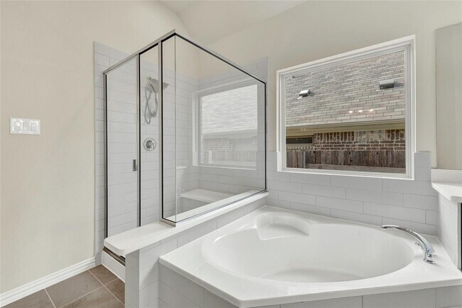 Building Photo - 908 Leadtree Loop