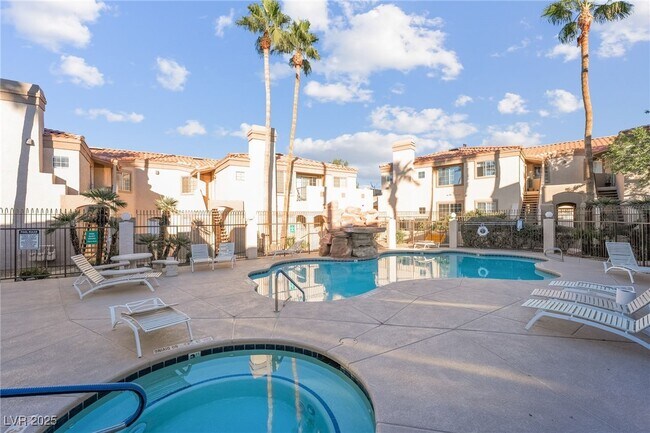 Building Photo - 1851 Hillpointe Rd