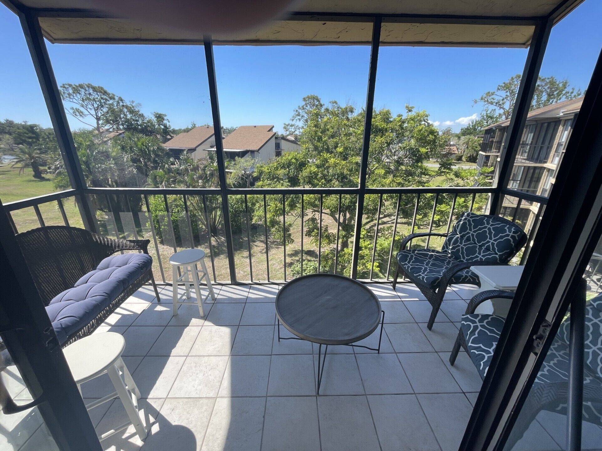 Building Photo - 618 Bird Bay Dr S