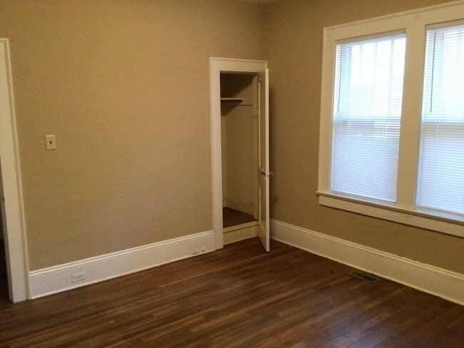 Building Photo - Charming 1920s Bungalow Near Five Points – Available Now!