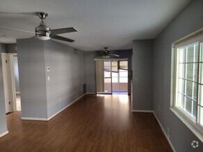 Building Photo - 828 N Hyer Ave
