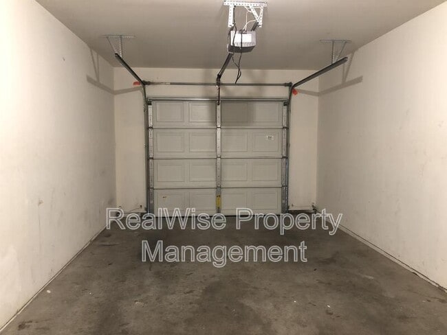 Building Photo - 2444 SW 23rd St