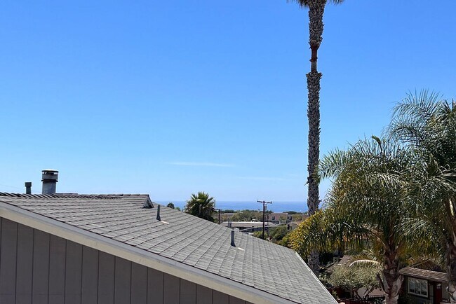 Building Photo - Exquisite beach home with Ocean and Harbor activities abound!