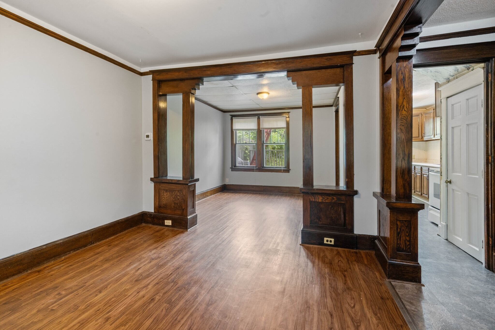 Building Photo - 17 E 7th St