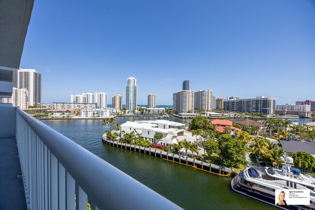 Building Photo - 137 Golden Isles Dr