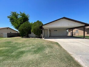 Building Photo - 4 bedroom Home in Yuma Valley for Rent!
