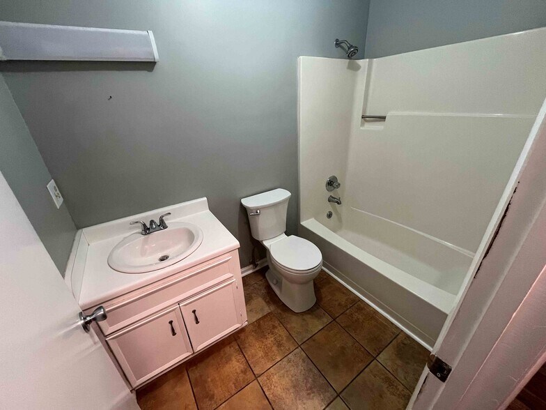 Building Photo - 3005 Sumac Rd SW