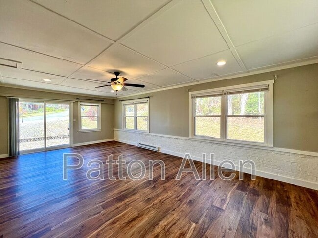 Building Photo - 3 Mt Royal Dr