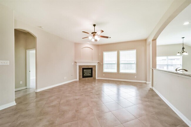 Building Photo - 14711 E Red Bayberry Ct