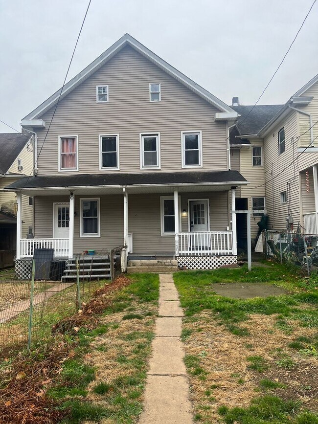 Building Photo - Jamestown St 142-144