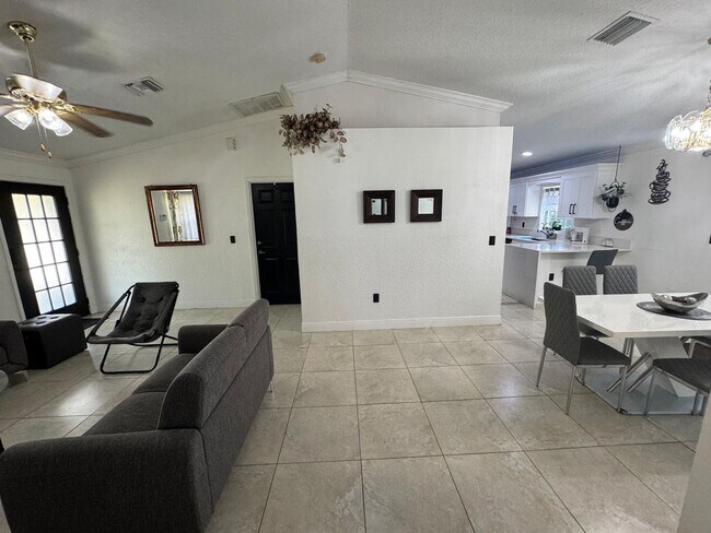 Building Photo - COMING SOON 3-2 Stunning House