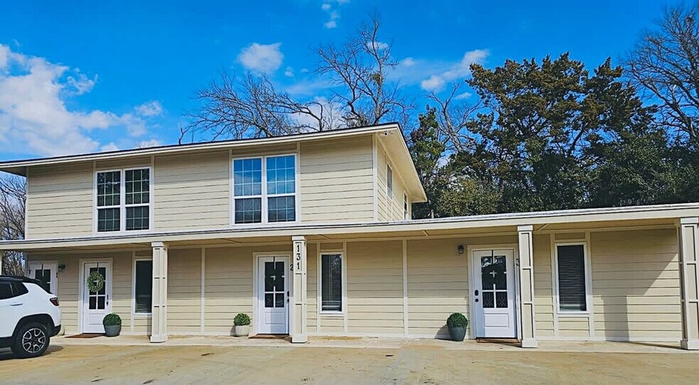 Building Photo - 30 Buck Ln
