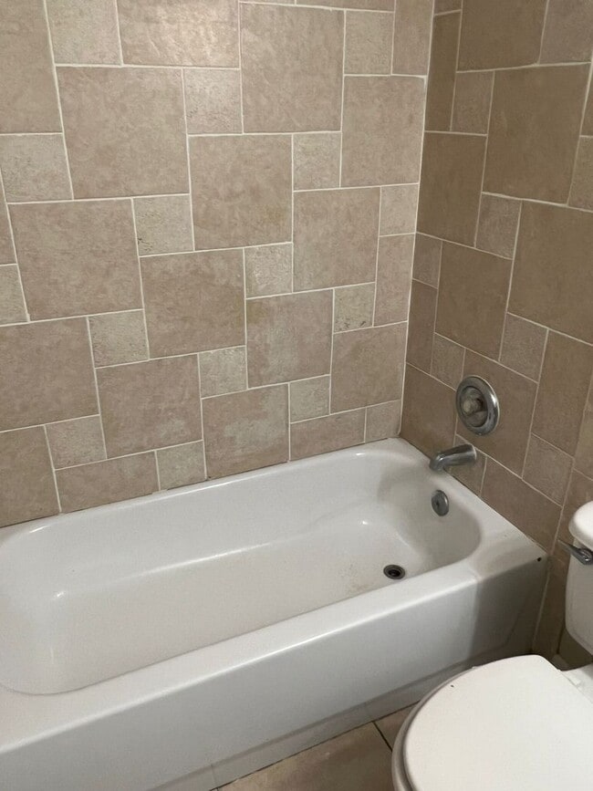 Primary Photo - 3 BED 2 Bath - LOCATION