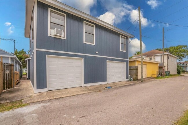 Building Photo - 5220 Avenue P 1/2 Rear