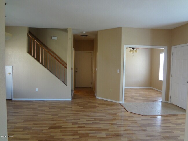Building Photo - 1576 E Windsor Dr