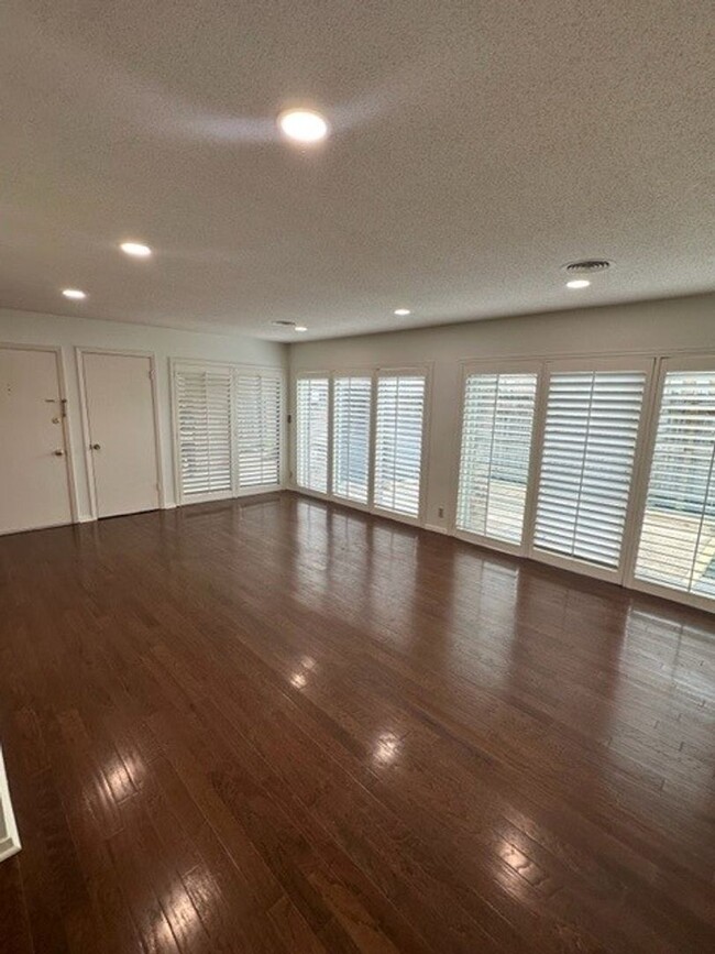 Building Photo - 2BD/2BA Condo located in Germantown!