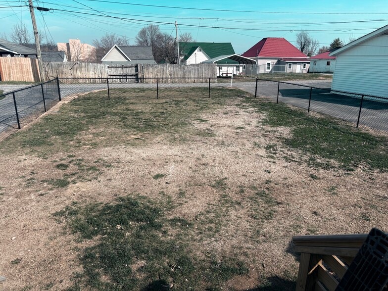 Building Photo - 214 Lamont St