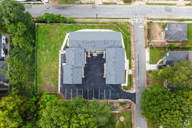 90 Degree of Community - 605 Paines Ave NW