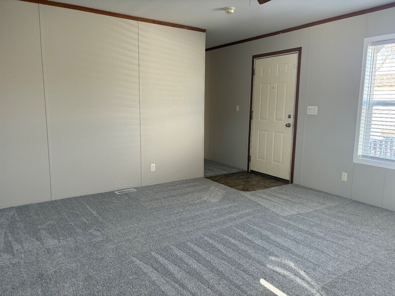 Building Photo - 2131 Windover Dr