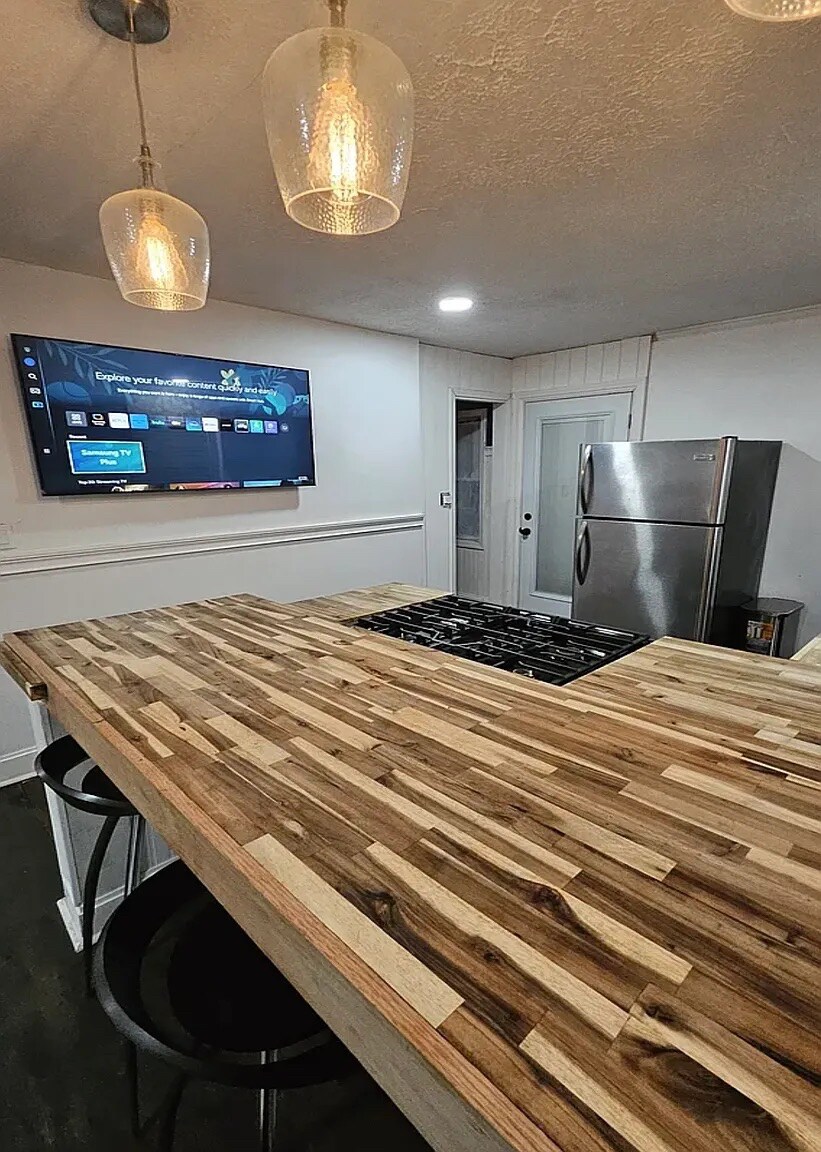 Building Photo - Room in Duplex on Polar Rock Pl SW