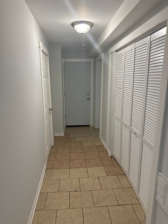 Building Photo - 6344 S Eberhart Ave