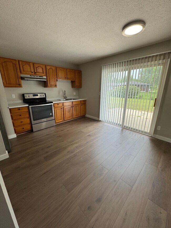 Building Photo - 4837 Greenfield Dr