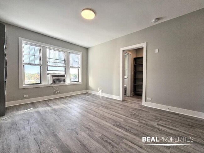 Building Photo - 0 bedroom in GLENCOE IL 60022