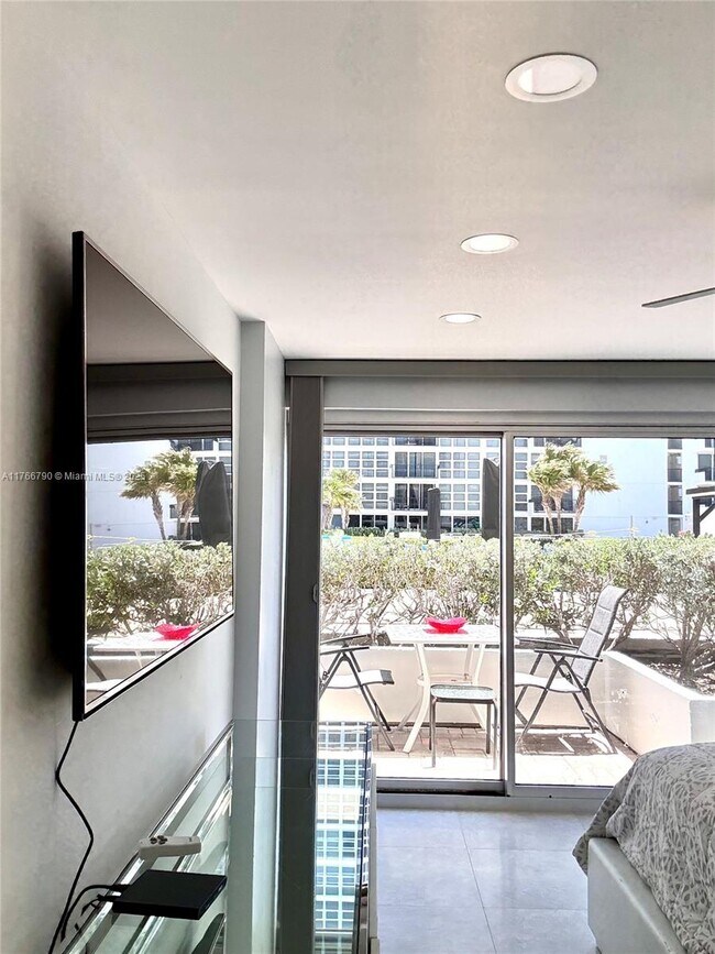 Building Photo - 531 N Ocean Blvd