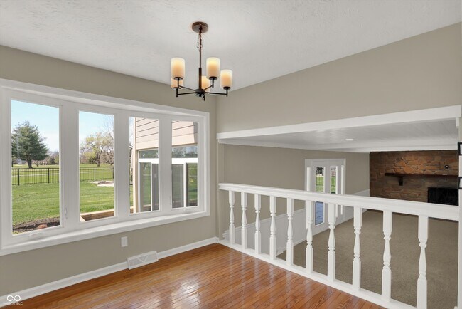 Building Photo - 3037 Golfview Dr
