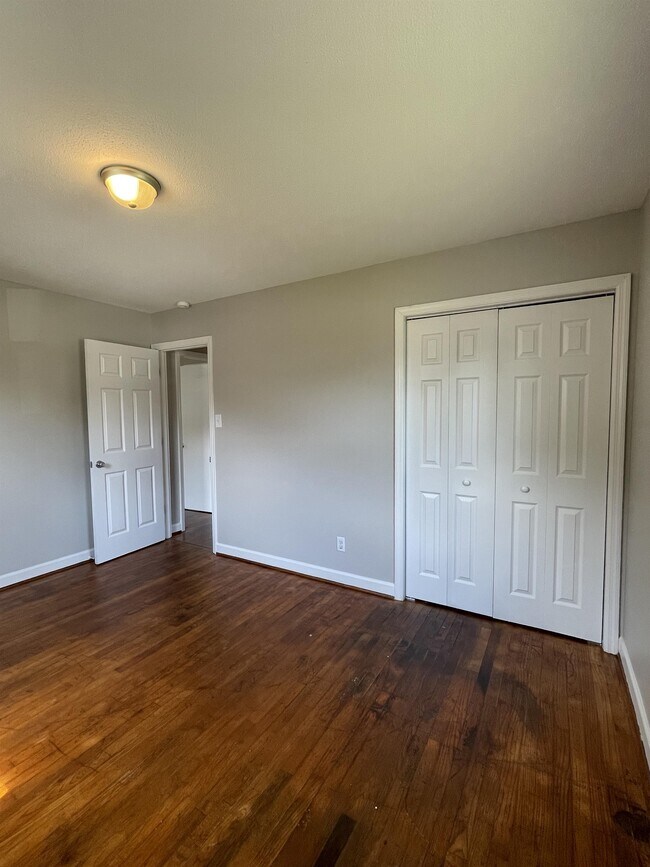 Building Photo - 913 Wateree Blvd