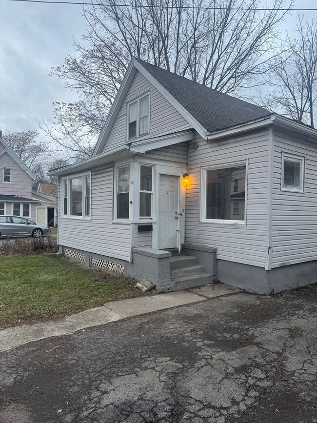 Building Photo - ONE MONTH FREE! Renovated Single-Family Home for Rent on Quiet Laurel St.